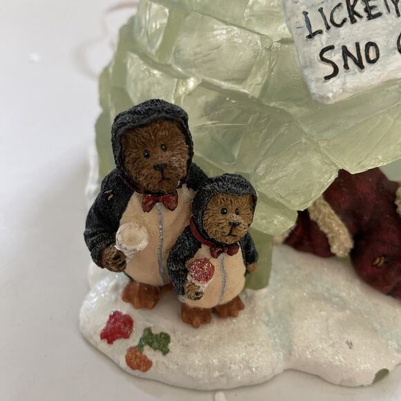 BOYD’S BEARS Eskimo Joe with Chilly Willy Winter Igloo Lighted Sculpture HOLIDAY - Picture 10 of 16